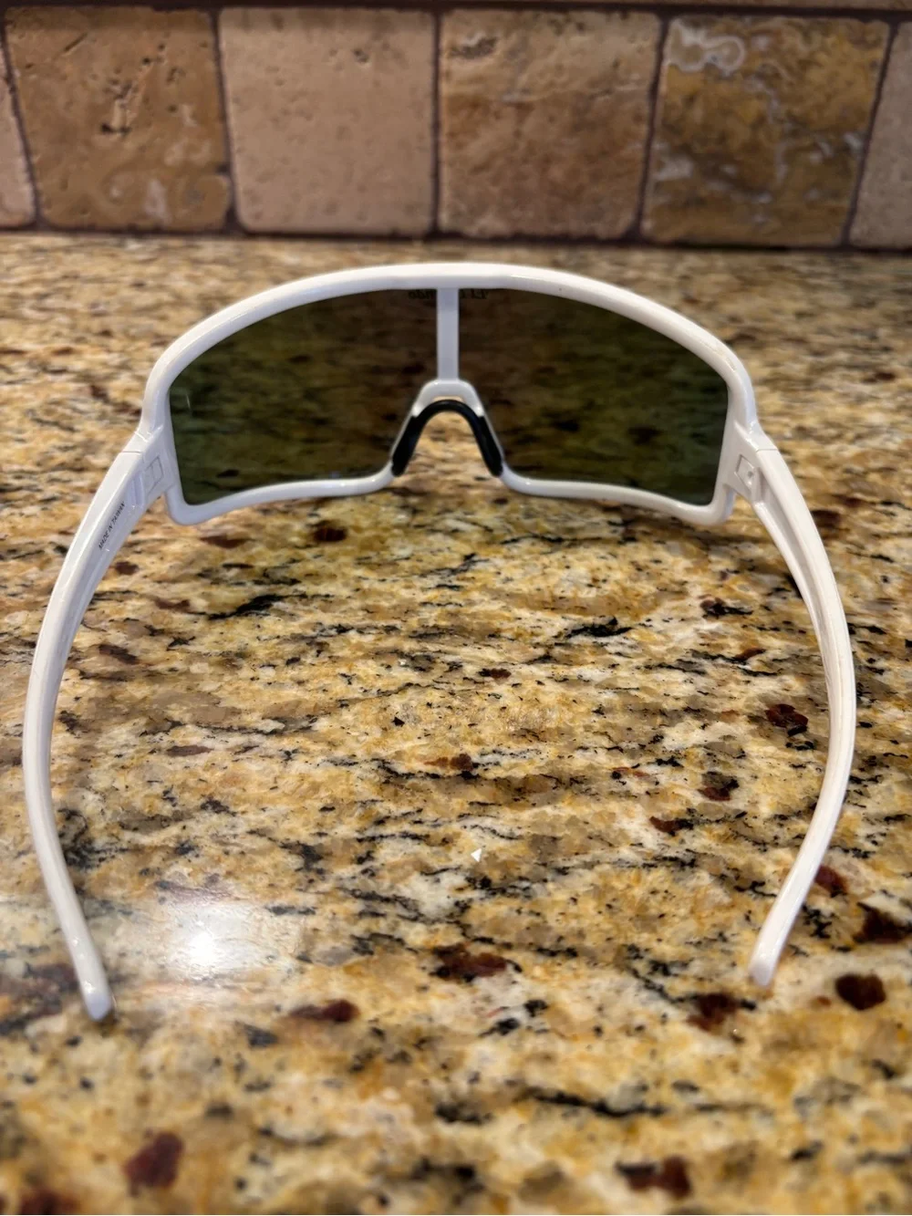 El Legendo Shield Sunglasses - White Frame with Mirrored Rainbow Lens